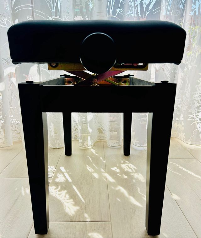 Banco para piano y otros instrumentos musicales.