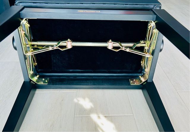 Banco para piano y otros instrumentos musicales.