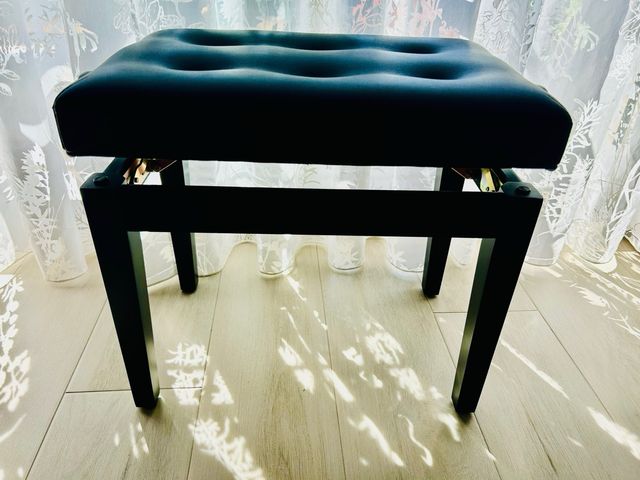 Banco para piano y otros instrumentos musicales.