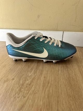 Botas de fútbol.Guayos o botines futbol niño 