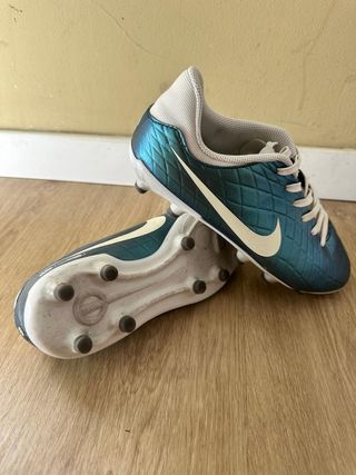 Botas de fútbol.Guayos o botines futbol niño 
