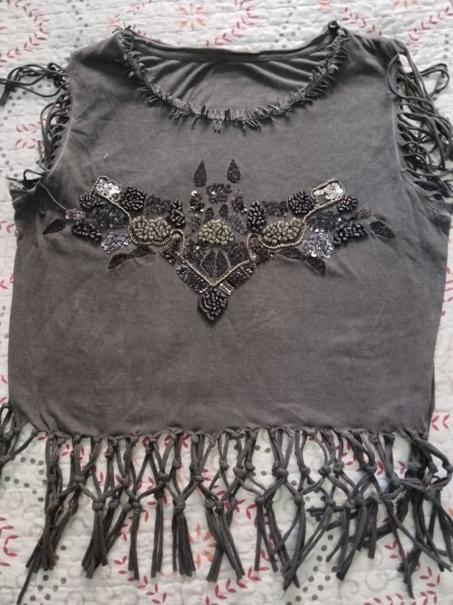 Camiseta flecos
