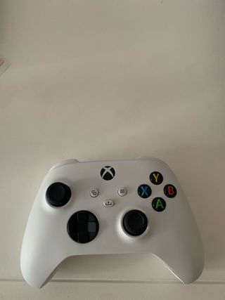 Xbox One X 1TB – Como Nueva, Poco Uso