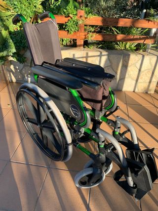 Silla de ruedas breezy 300 plegable