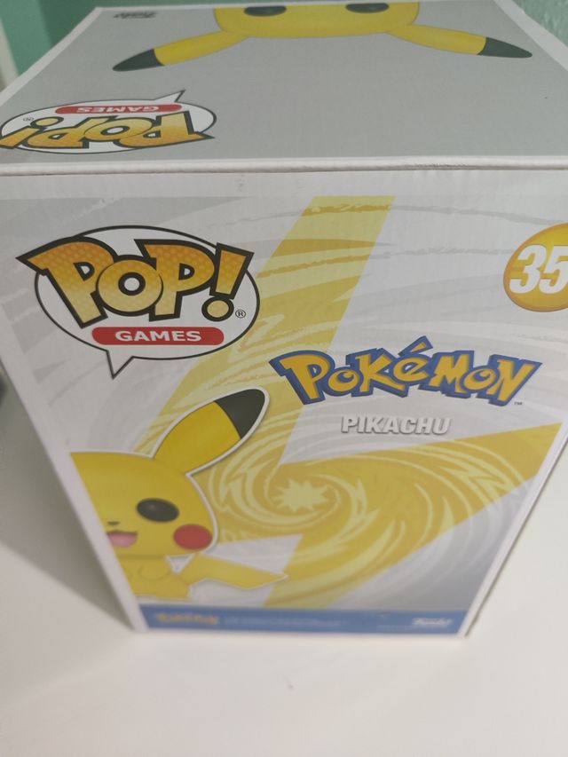FUNKO POP PIKACHU 353 GIGANTE
