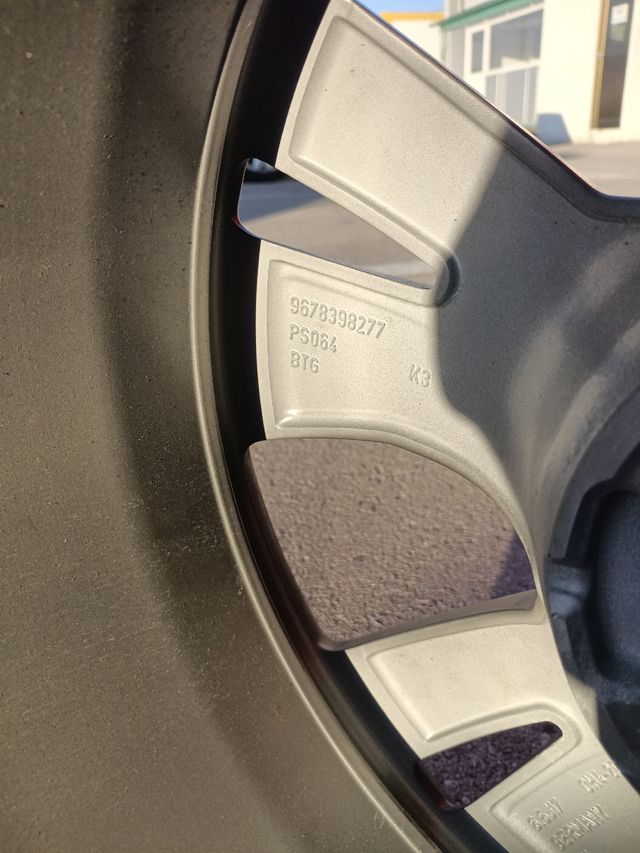 Llanta Peugeot 208 GT