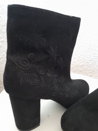 Botas Bordadas de mujer