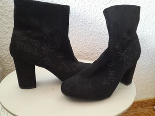Botas Bordadas de mujer