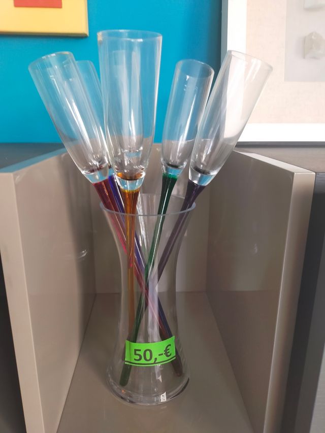 Copas champán en jarron