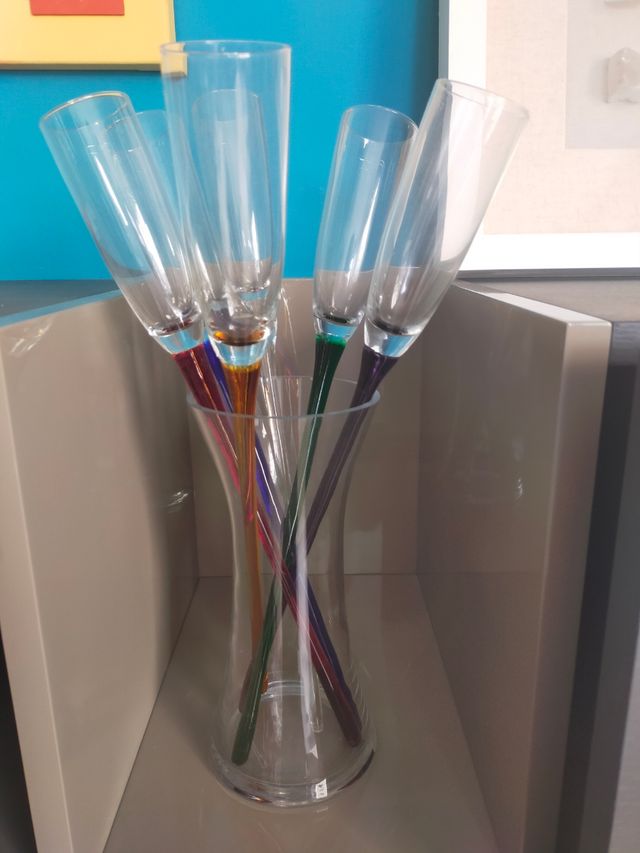 Copas champán en jarron