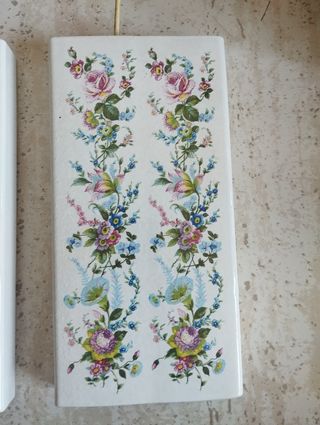 Due vassoi per termosifoni vintage