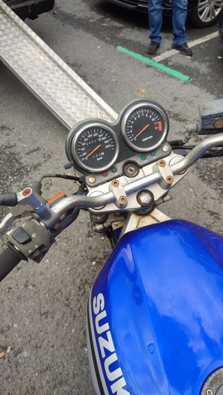 Suzuki GS 500 del 2002, por piezas