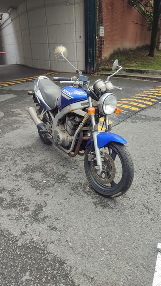 Suzuki GS 500 del 2002, por piezas