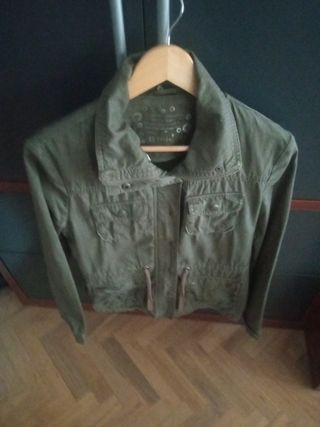 Chaqueta estilo militar