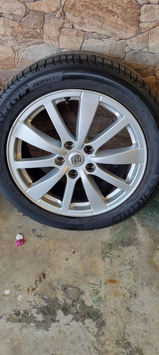 Llantas de Aluminio Renault  17"