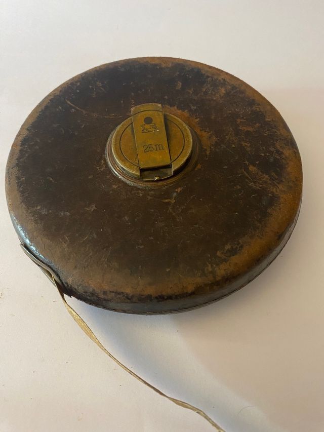 Cinta metrica antigua