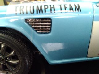 Triumph TR4 1/18