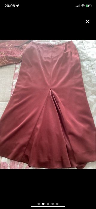 Chaqueta, falda larga y bolso. Fiesta