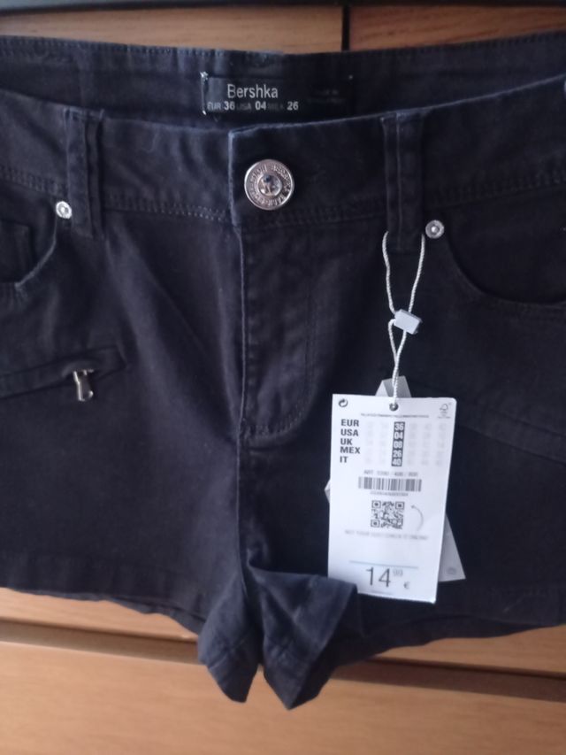 Short preto Bershka