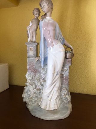 Figura de porcelana ZAPHIR