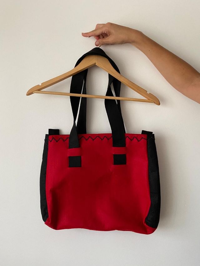 Bolso cuadrado rojo
