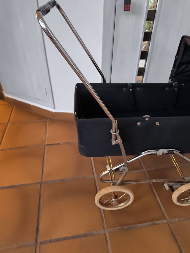 Coche paseo coleccion Arrué 1978