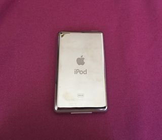 iPod Classic 160gb + iPod remote radio