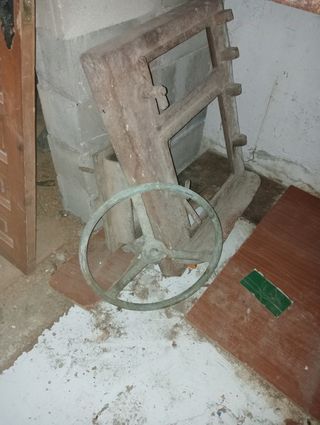 Puerta y volante de horno antiguo