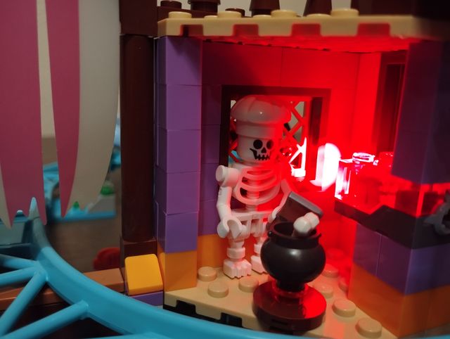 MUELLE DE LA DIVERSIÓN DE HEARTLAKE LEGO FRIENDS