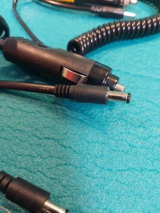 Cargador- alimentador coche