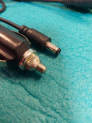 Cargador- alimentador coche