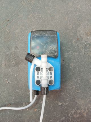 Dosificador de cloro o PH pará piscina