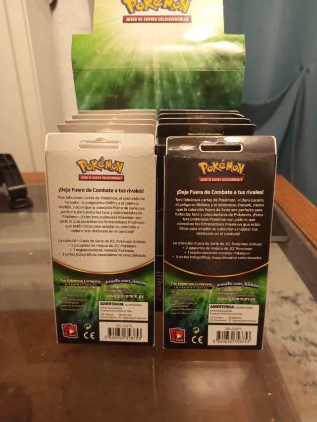 Caja expositor Pokémon fuera de serie