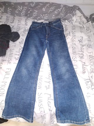 Pantalones vaqueros campana