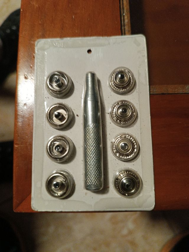 KIT DE 8 REMACHES PARA CUERO O TEJANOS