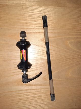 Buje delantero Mavic Ksyrium elite (con radios)
