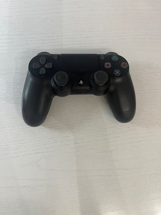 Consolle PS4 pro 1 ThB con 1 controller