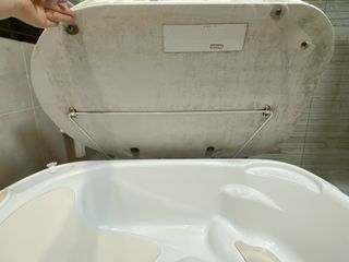 Cambiador marca Cam para bebé, soporte bañera