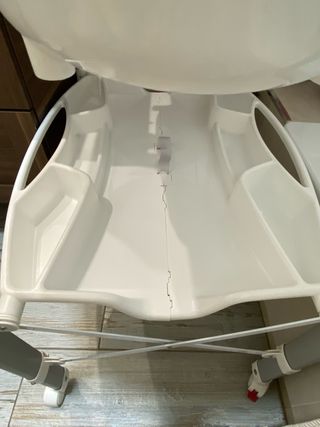 Cambiador marca Cam para bebé, soporte bañera