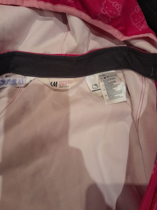 Chubasquero nin̈a,hello kitty. Del HYM