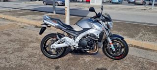 Moto Gsr 600, modelo 2006
