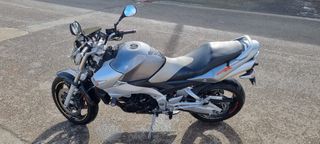 Moto Gsr 600, modelo 2006