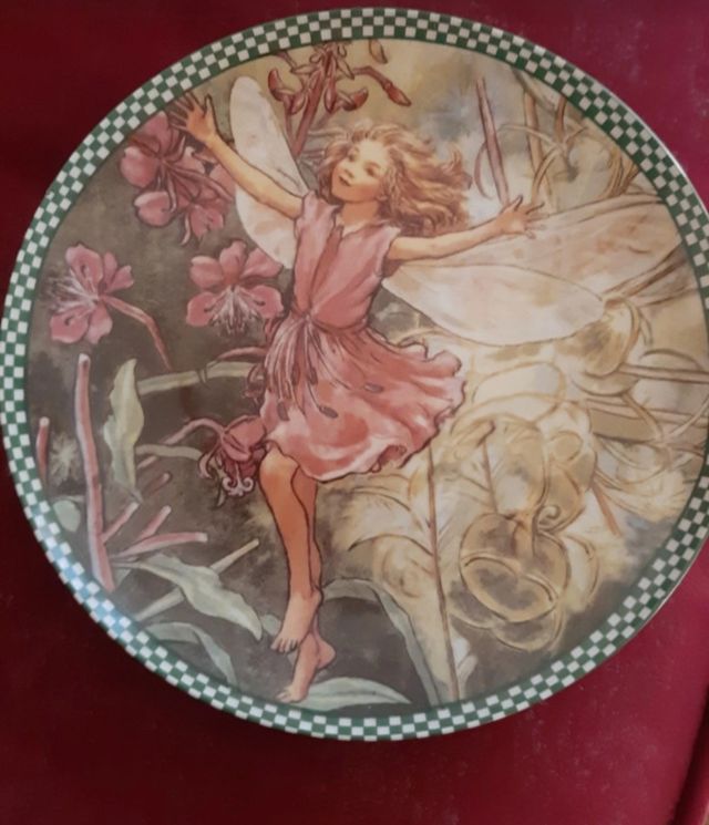 Piatto in gres con fata