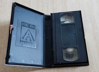 2408310920 VHS A spasso nel tempo