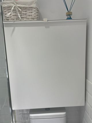 Cambiador de pared plegable ByBo y colchón