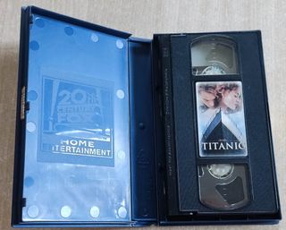 2408310908 VHS Titanic 