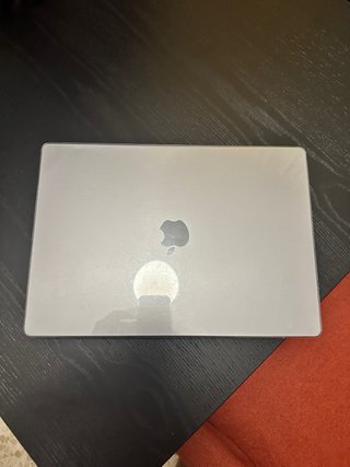 Apple Macbook Pro 18,1 16”