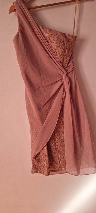 Bonito vestido cocktail,rosa palo.