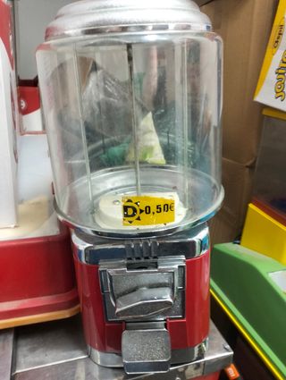 Máquina expendedora frutos secos o gominolas.