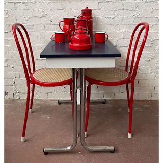 tavolo in formica + sgabelli